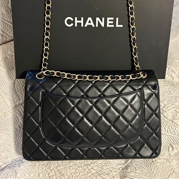Black Classic 11.12 Chanel Hand bag with authenticity card and original box. - Picture 2 of 9